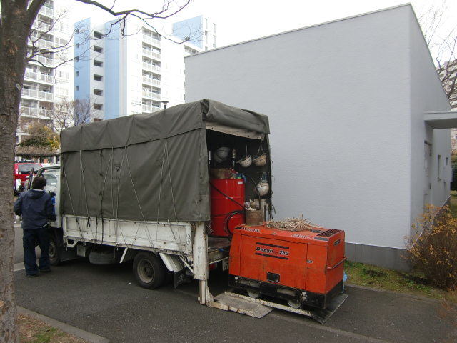 ���A�E���^���������u